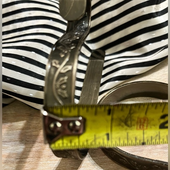 Claydough stocking hook bear & slay w/ 2 mantle hooks floral embossed bundle - Picture 11 of 16